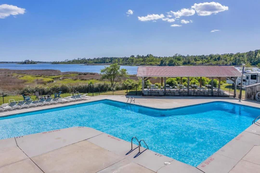 Surf City Serene Waterfront Vacation Home Экстерьер фото