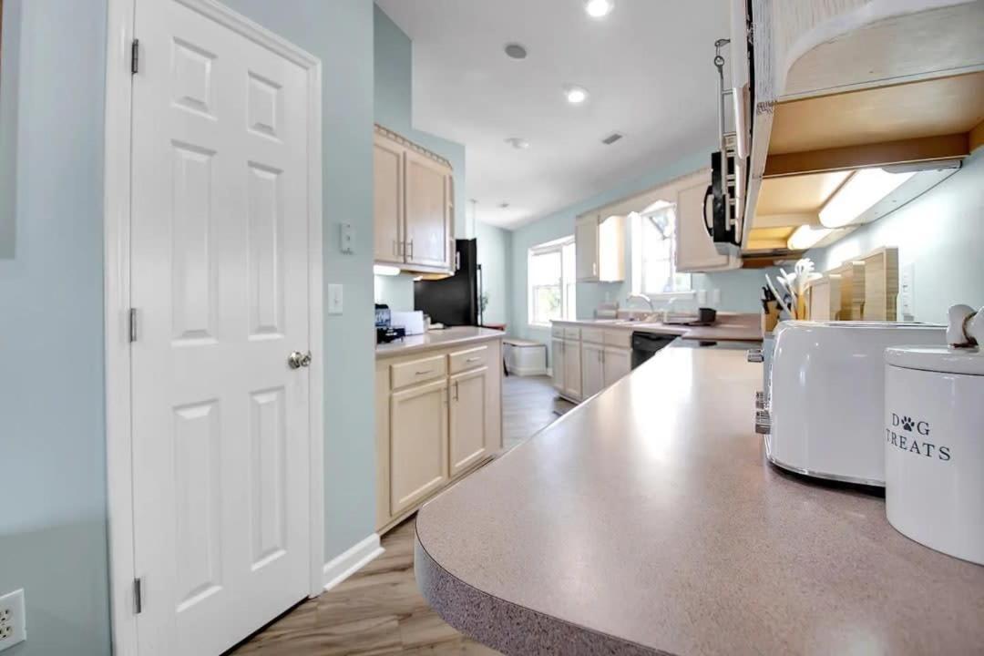 Surf City Serene Waterfront Vacation Home Экстерьер фото